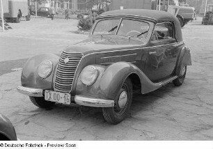 PKW der IFA auf der Leipziger Herbstmesse 1954
