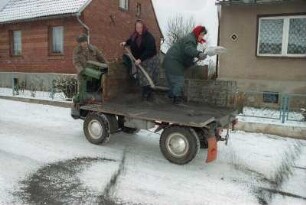 ABM-Maßnahme Schneeschieben, in Beendorf