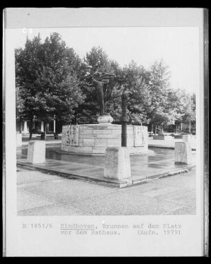 Brunnen auf dem Platz vor dem Rathaus