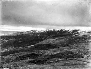 Blick von Tell Ain Sofar : Blick von Tell Ain Sofar (Westhang des Libanon-Gebirge) in nord-östliche Richtung.