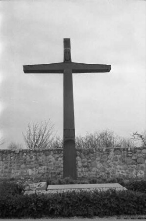 Friedhofskreuz von Neureut