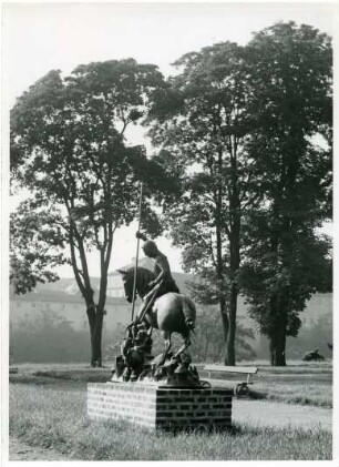 Statue des St. Georg im Park Belvedere, Prag, Böhmen und Mähren