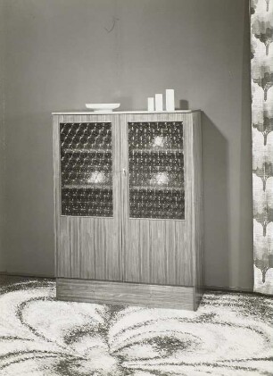 Wohnzimmerschrank