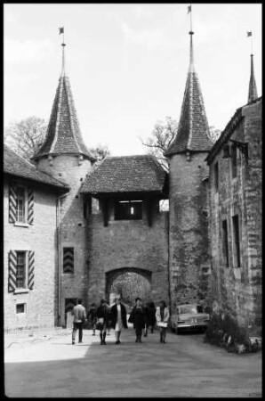Colombier: Schlosstor