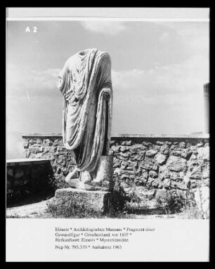 Fragment einer Gewandfigur