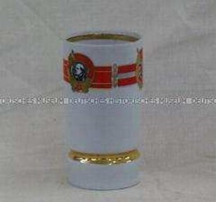 Vase mit Leninkopf und Panzerkreuzer "Aurora"?
