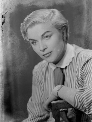 Porträt der Kammersängerin Elisabeth Lindermeyer