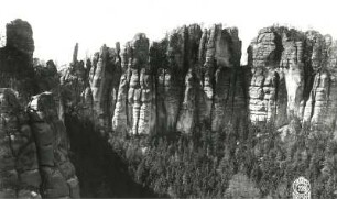 Sächsische Schweiz, Schrammsteine. Onkel, Tante, Mittlerer und Hoher Torstein. Blick vom Müllerstein nach Westen