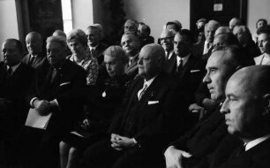 Lahr: Altregierungspräsident Waeldin, 80 Jahre; Festakt im Rathaus mit: von links nach rechts: Dichtel, Frau Waeldin, Oberbürgermeister Brucker, Person