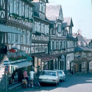 Braunfels. Blick in eine Straße der Altstadt