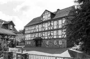 Wohnhaus (ehem. Einhaus, Fachwerk); Bromskirchen, Dorfstraße 10