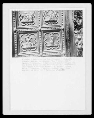 Tür — Zyklus mit Darstellungen aus dem Leben Johannes des Täufers und mit Tugenddarstellungen — rechter Flügel, 6. Reihe, linkes Relief: Caritas (Liebe)