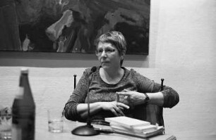 Berlin-Mitte : In Berlin-Mitte, Brecht-Haus, Kerstin Hensel. Kerstin Hensel, geb. am 29.05.1961 in Karl-Marx-Stadt (Chemnitz), ist eine deutsche Schriftstellerin.