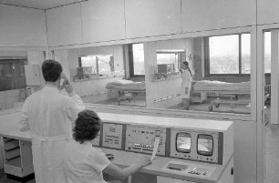 Einweihung der II. Medizinischen Klinik der Städtischen Krankenanstalten Karlsruhe