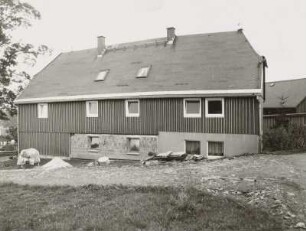 Markneukirchen-Wohlhausen, Dreiseithof : Markneukirchen-Wohlhausen (Vogtlandkreis), Dreiseithof, Ringweg 4, Wohnhaus (ehemals Wohnstallhaus, Traufseite