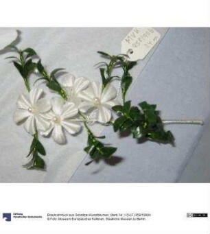 Brautschmuck aus Sebnitzer Kunstblumen