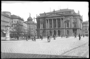 Budapest. Volkstheater in der Josephstadt : Budapest. Volkstheater (1875; Ferdinand Fellner der Jüngere) und Kerepeser Straße in der Josephstadt