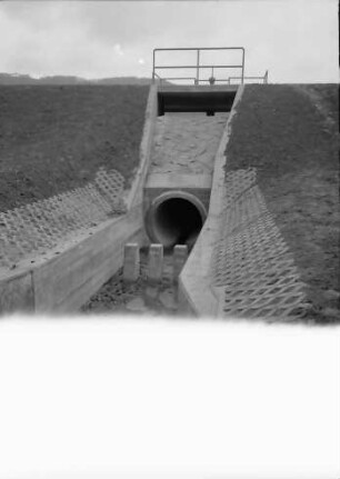 Eichstetten: Vorhaltebecken, Ausfluss, bei Eichstetten