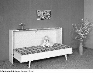 Wandklappbett (Modell T 22)
