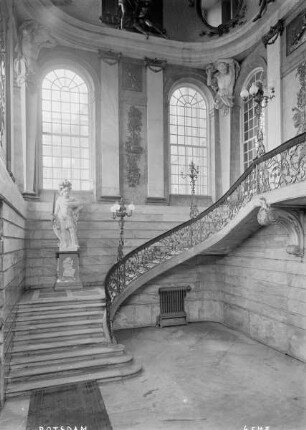 Stadtschloss — Treppenhaus (Raum 1) — Treppe
