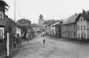 Marktplatz von Lam : Blick über den Marktplatz der Gemeinde Lam