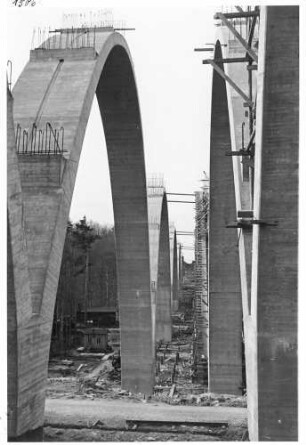 Rohrbach-(Friedens)brücke, km 211,808 - 212,130 Bögen betoniert