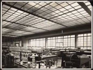 I.G.-Farben, Frankfurt/Main Verwaltungsgebäude: Laboratorium: Innenraum