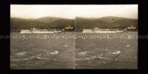 SMY Hohenzollern vor Anker, Molde