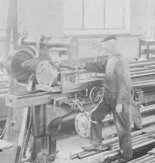 Keilnutfräsmaschine : Technikgeschichte | Technologie | Maschinenbau und Eisengiesserei | Transmissions-Bau | Cottbusser Maschinenbau-Anstalt und Eisengießerei AG
