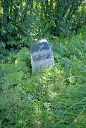 Meiendorfer Straße: Grenzstein [Nr. 40] zwischen Wulfsdorf und Meiendorf: Seite Wulfsdorf