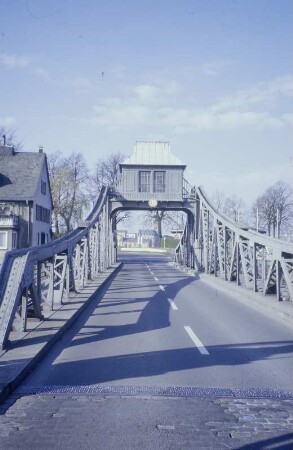 Drehbrücke ü. Köln-Deutzer-Rheinhafen