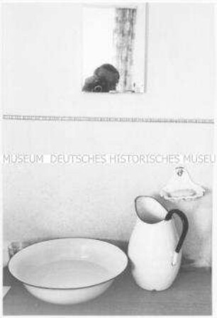 Schüssel und Krug zum Waschen (Altersgruppe 18-21)
