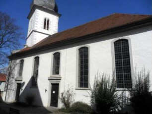 Stadtkirche-Langhaus (Barocker Neubau auf Vorgänger aus dem 14 Jh) über Traufseite in Übersicht