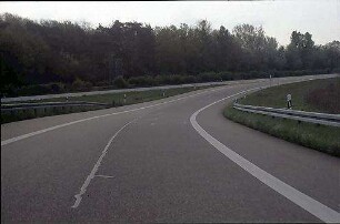 Einfahrt West in Hauptfahrbahn West (Karlsruhe Richtung Basel)/Ausfahrt aus Tangente Südwest (Frankreich Richtung Basel)