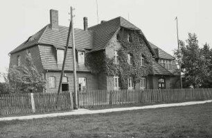 Niesky-Kosel. Schule (um 1920). Straßenansicht