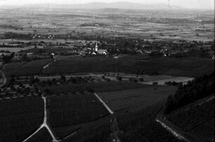 Ballrechten-Dottingen, Ballrechten: Ortsbilder, mit Kirche und Weinbergen