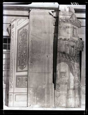 Schloßtheater; Turm, Türe, Wand