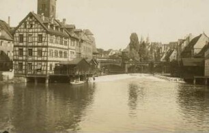 Nürnberg. Blick längs der Pegnitz zum Kettensteg (Schmiedeeisen; 1824; C. G. Kuppler). Ansicht mit Uferbebauung