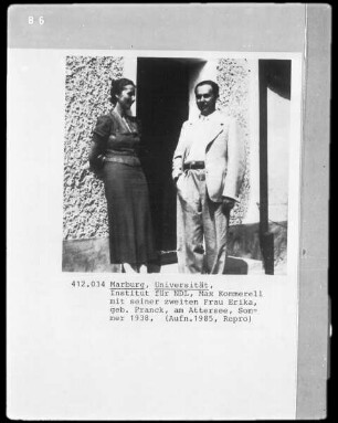 Max Kommerell (1902-1944), Ordinarius der Deutschen Philologie in Marburg, mit seiner zweiten Ehefrau Erika am Attersee