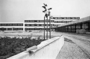 Baufertigstellung des ersten Bauabschnitts für das Otto-Hahn-Gymnasium in der Waldstadt