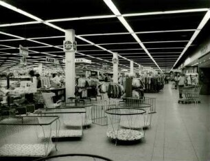 DEZ Einkaufszentrum, 1968