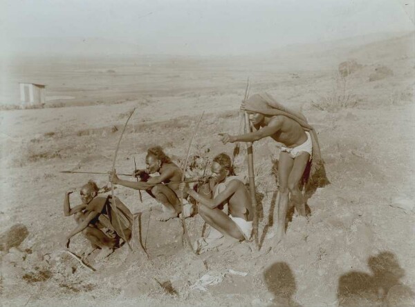 Kadar avec un arc et des flèches