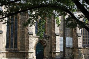 Quedlinburg - Nikolaikirche : Seitenansicht Nikolaikirche in Quedlinburg, aufgenommen 2006