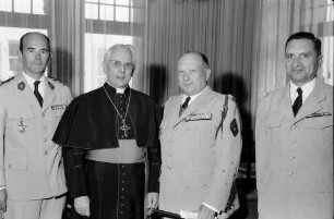 Freiburg: Erzbischöfliches Ordinariat; Abschied des Oberbefehlshabers Lecointe; Abschiedsempfang Gen. Lecointe bei Erzbischof Dr. Schäufele