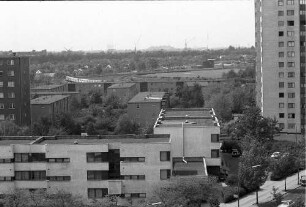 Berlin; Buckow: Blick vom Dach auf Fritz Erler-Allee; Richtung Norden; U-Betriebshof