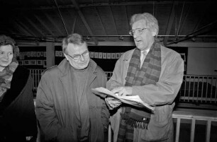 Kulturzentrum Marstall: Kunstversteigerung zugunsten des Marstalls: Künstler Hans-Christian Koglin und Dietrich Albrecht, Vorsitzender des Fördervereins