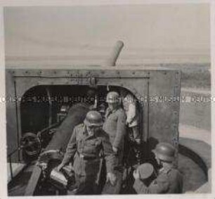 Wehrmachtssoldaten, Marine-Artillerie-Batterie Saint-Pol-sur-Ternoise bei Dünkirchen