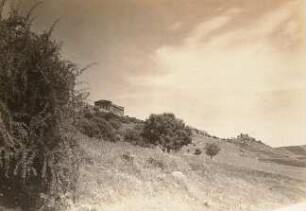 Agrigent. Concordiatempel mit der alten Stadtmauer