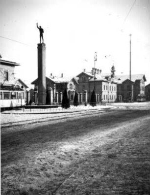 Kriegerdenkmal der Fleischerinnung und Gebäude des Städtischen Vieh- und Schlachthofes : Leipzig-Südvorstadt, Altenburger Straße. Kriegerdenkmal der Fleischerinnung und Gebäude des Städtischen Vieh- und Schlachthofes
