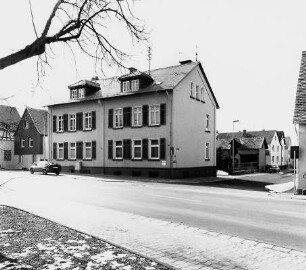 Ober-Mörlen, Frankfurter Straße 50, Frankfurter Straße 52